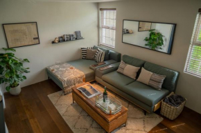 No 33 Stylish and Modern 1 Bed Apartment